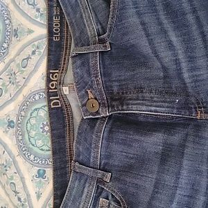 DL1961 Elodie Instasculpt Boot Cut Jeans Size 31